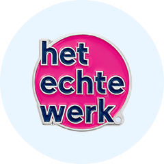 Zacht emaillen pin in vorm uitgesneden van logo.