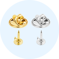 Losse pins met vlindersluitingen in goud en zilver kleur.